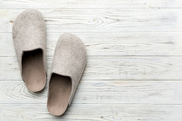 Découvrez les chaussons femme tendance et confortables